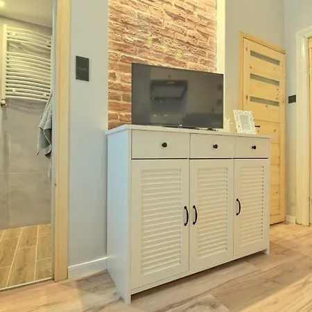 Modern 1 Apartment *