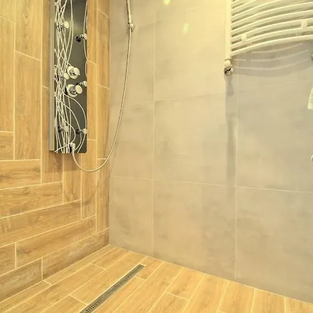 Modern 1 Apartment *